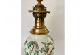 Lampe de table en porcelaine chinoise, 19e Siècle, Famille Rose, laiton