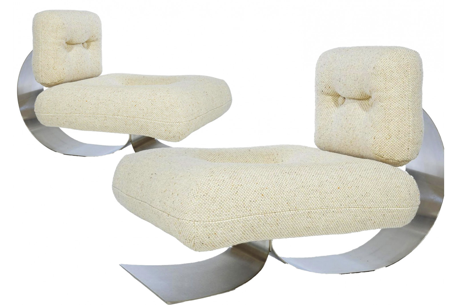 Fauteuils & pouf OM1 d’Oscar Niemeyer