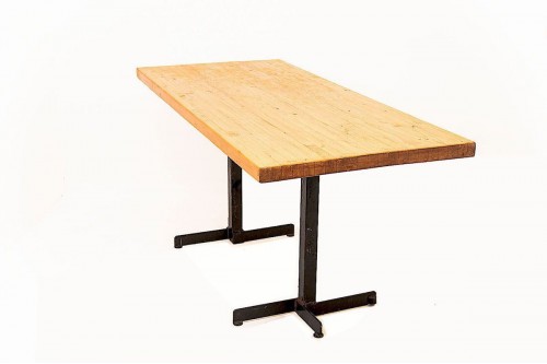 Table les Arcs par Charlotte Perriand (France 1960)